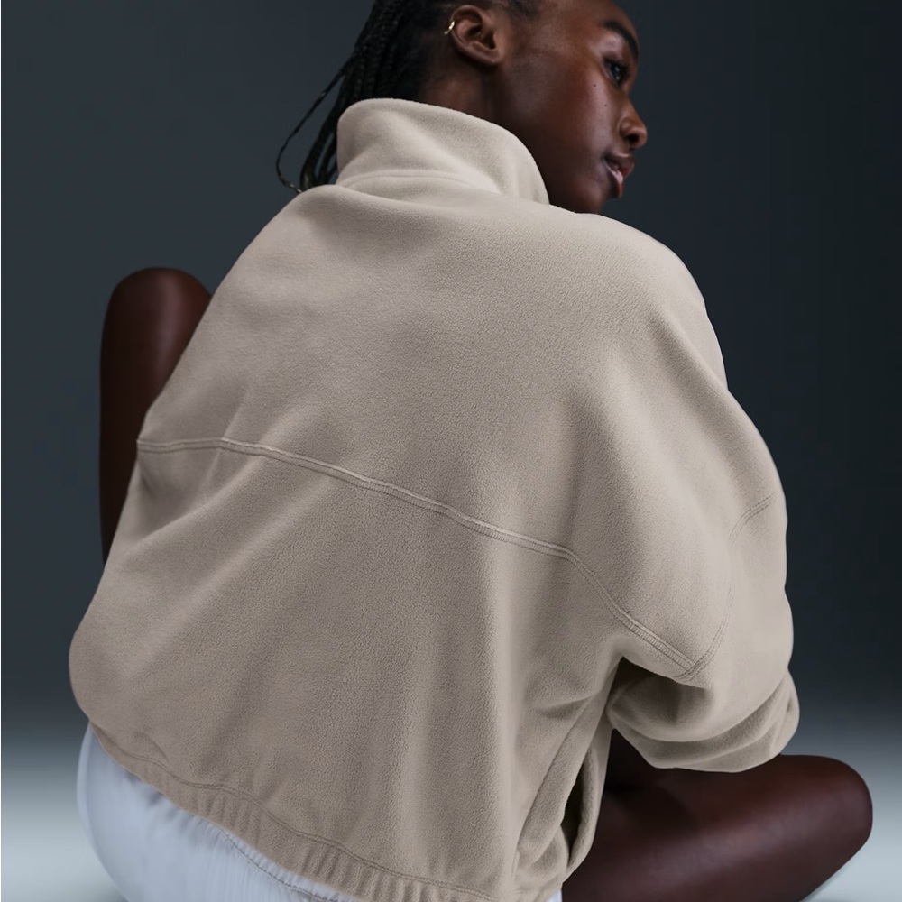 NWT Nike One
Women's Therma-FIT Oversized 1/2-Zip Fleece Top Light Orewood Brown - Picture 3 of 9